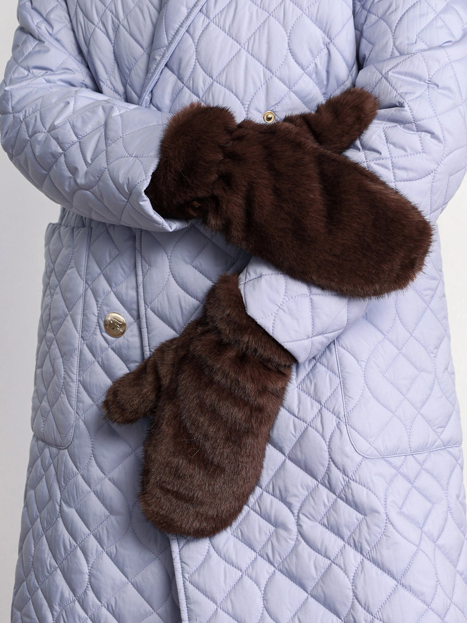 Варежки из искусственного меха в ассортименте